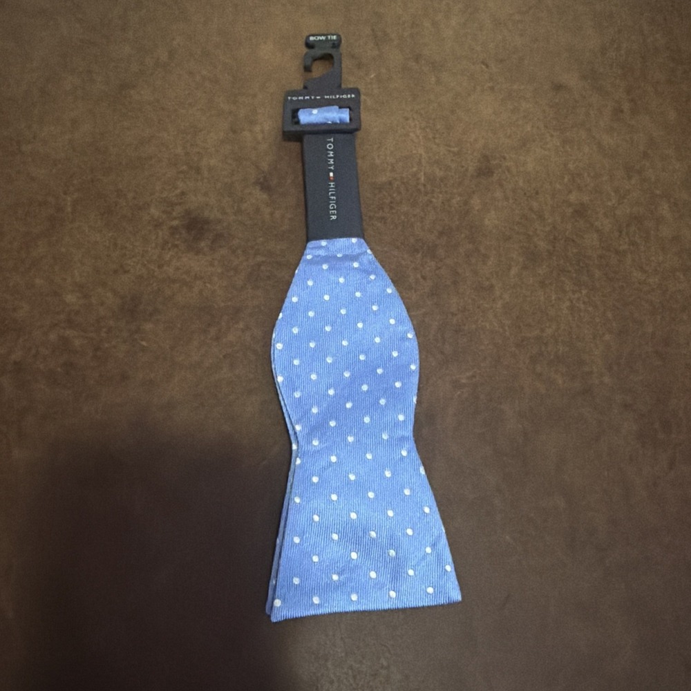 Tommy Hilfiger Men's Blue Stripe Self Tie Adjustable Bow Tie